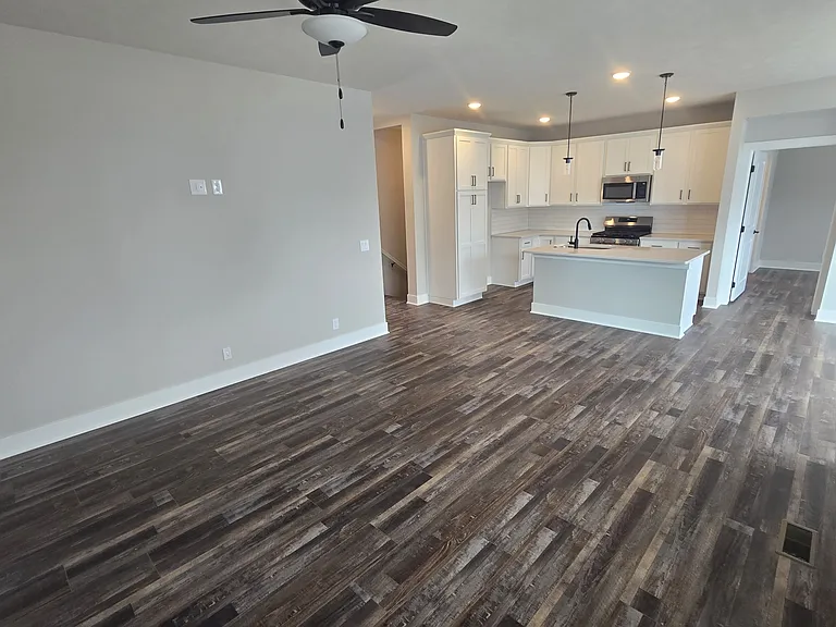 17523 Greenleaf St — Photo 17