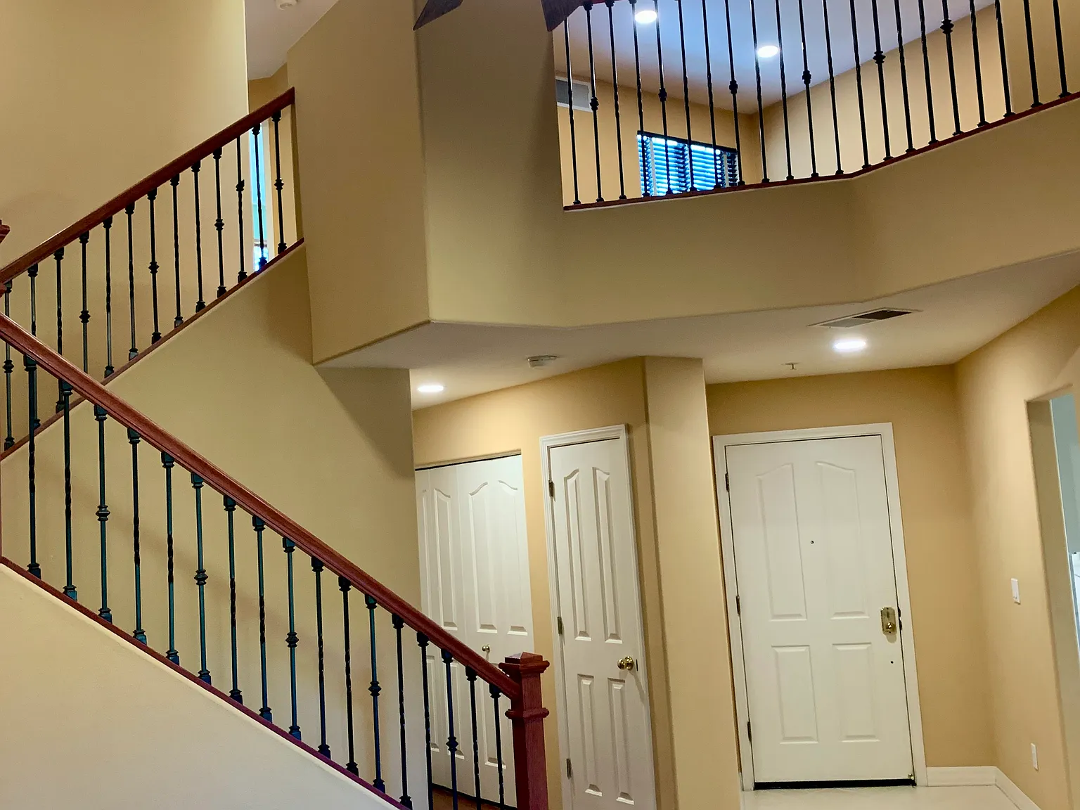 3 bed, 2.5 bath, 1840 sqft, $4,500 — Photo 3