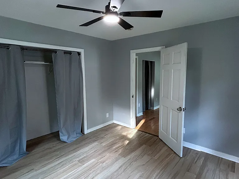 2711 Benton Ave — Photo 6