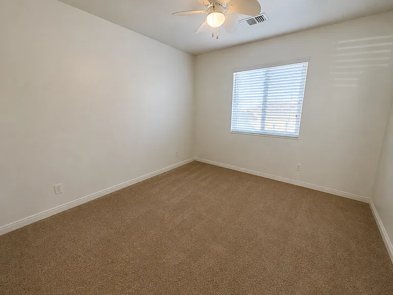 3290 N Vista Ave — Photo 20