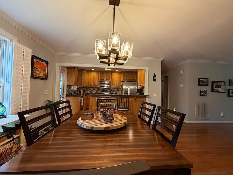 35 Woodbury Ln — Photo 9