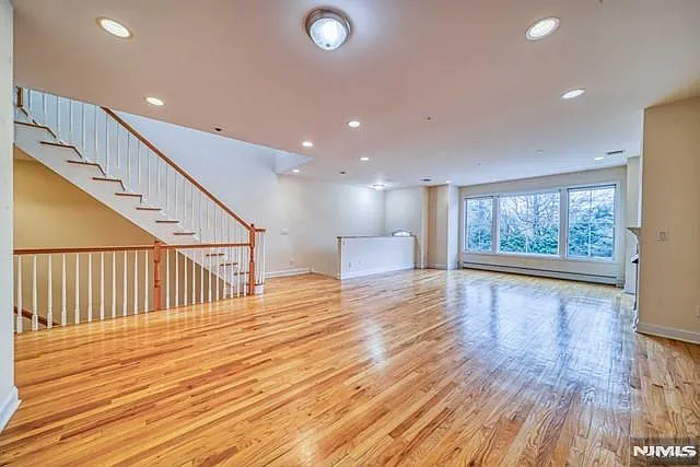 27 Harrington Ct #27 — Photo 5