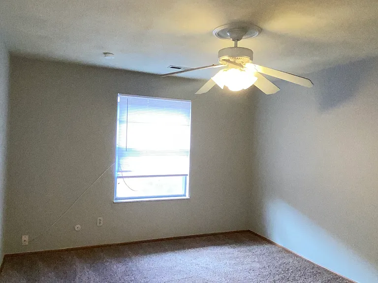 1810 N Belt W #1C — Photo 10