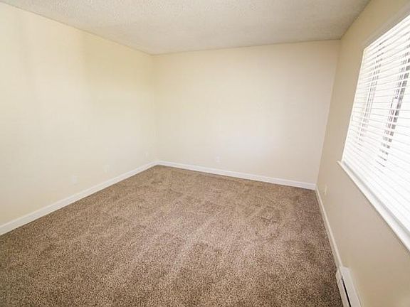 4th image of 2509 Alhambra Dr APT C