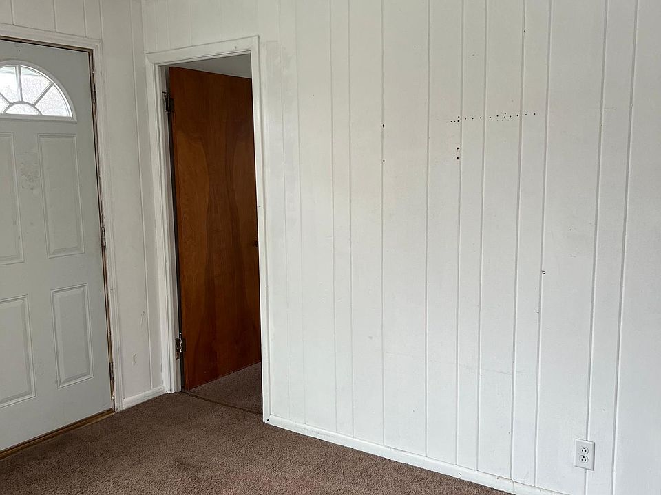 1307 S 9th St, Pekin, IL 61554 Zillow