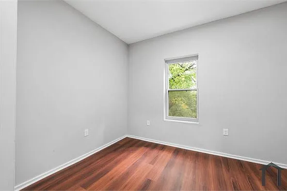 2217 E 71st St #3 — Photo 5