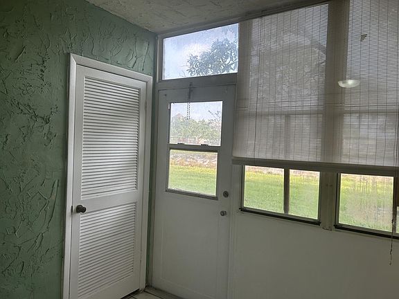 3rd image of 729 Lori Dr APT 101