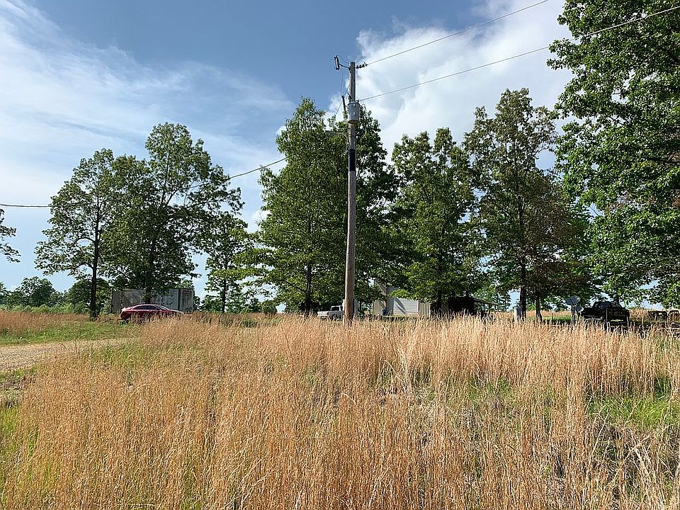 2nd image of 421 Rowe Trl
