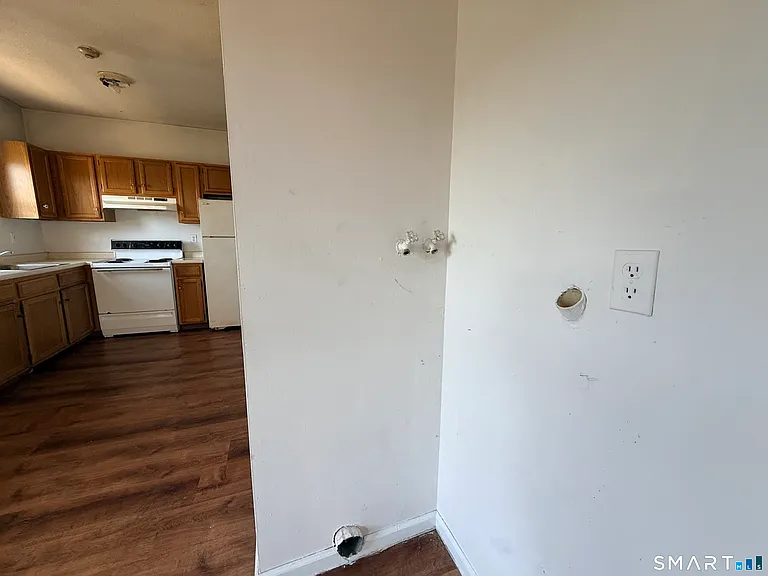 192 S Main St — Photo 16