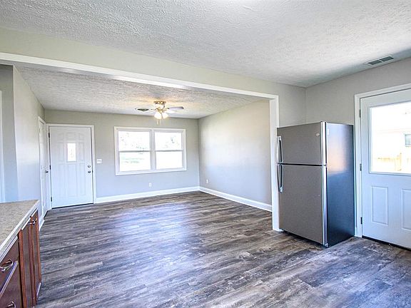 5th image of 2818 Cravens Ave