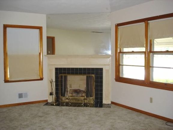 3rd image of 1230 Parkview Dr