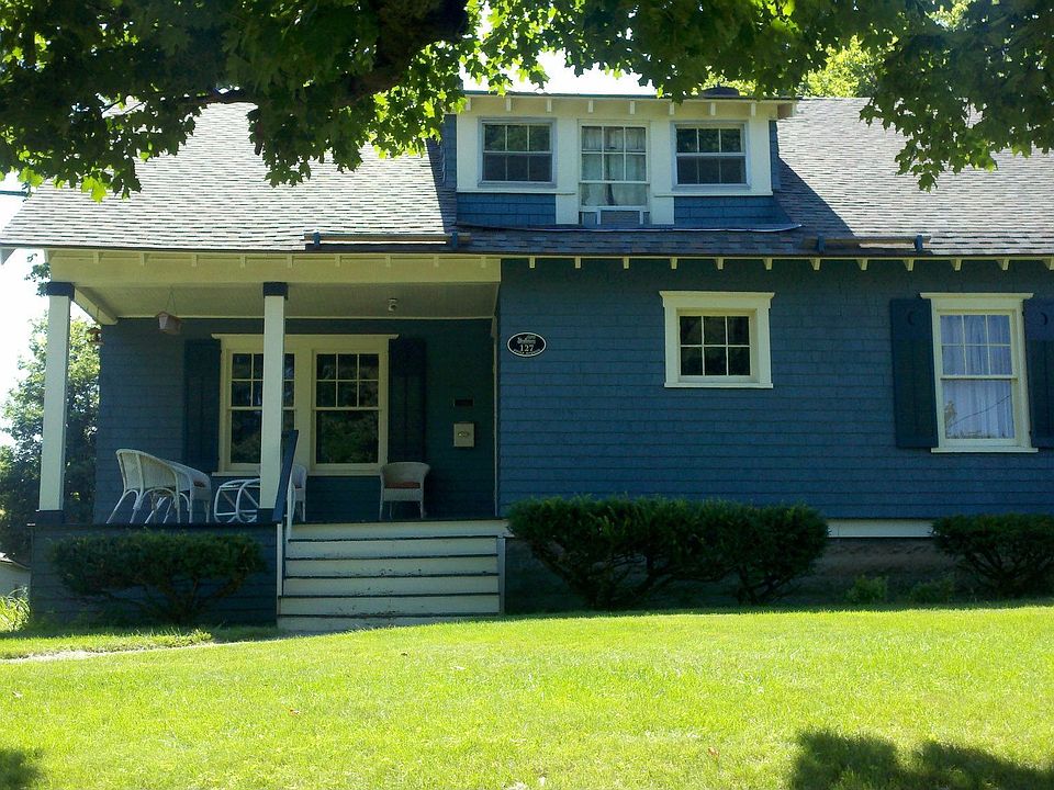 1st image of 127 Stolp Ave