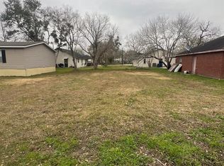 524 Clay St, Eagle Lake, TX 77434