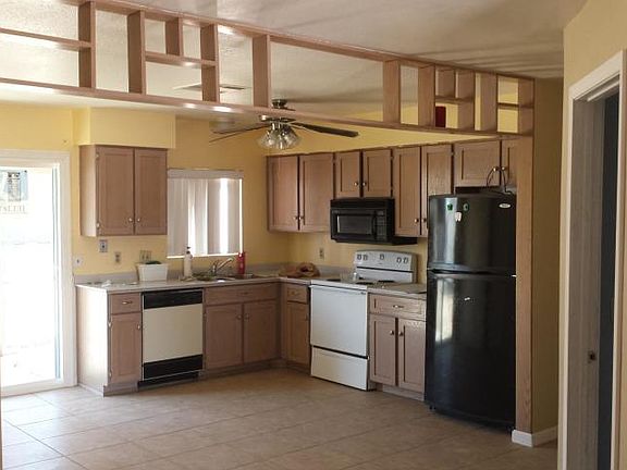 3rd image of 108 W Topeka Dr