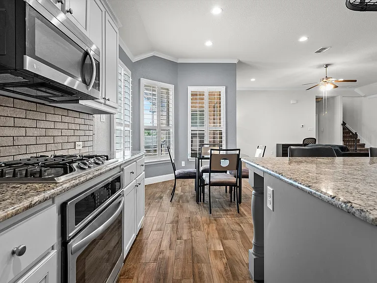 840 Parkside Dr — Photo 17