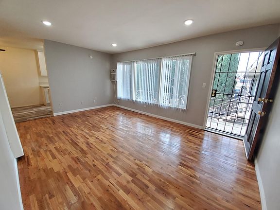 5th image of 11416 Miranda St APT 16