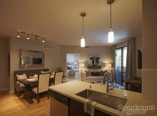 2625 E Camelback Rd APT 338, Phoenix, AZ 85016