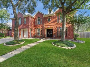 607 Crestridge Dr, Sugar Land, TX 77479