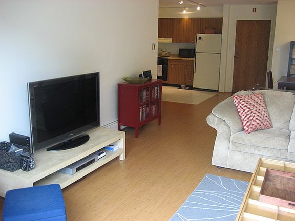 3rd image of 5125 Blodgett Ave APT 504T