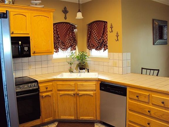 3rd image of 17454 Karen Dr