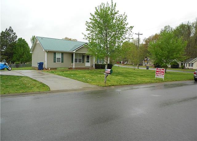 1st image of 766 Spees Dr