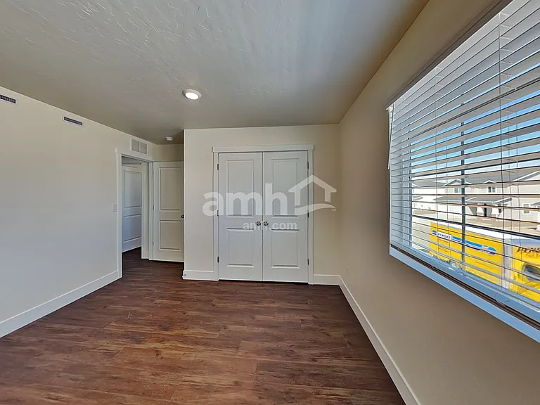 1389 E Ludlow Dr — Photo 18