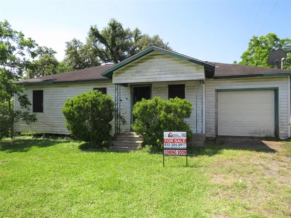 1721 Jones St, Rosenberg, TX 77471