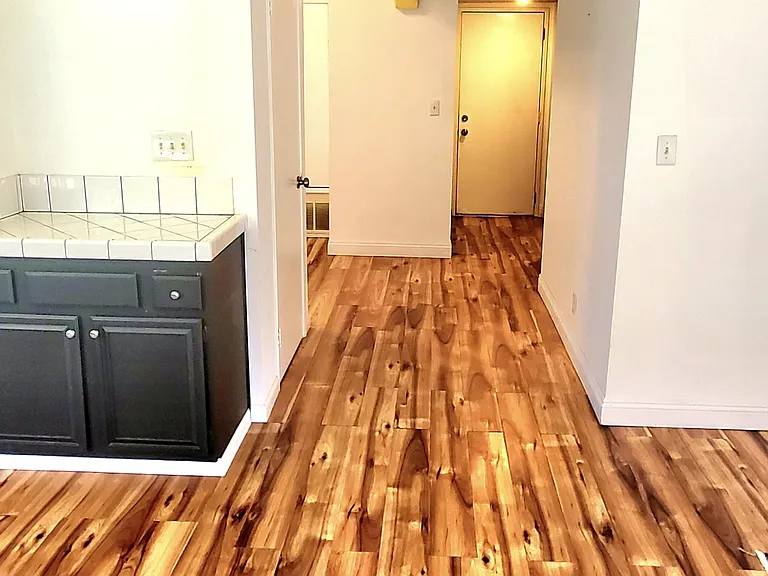 4752 Grandview Dr — Photo 37