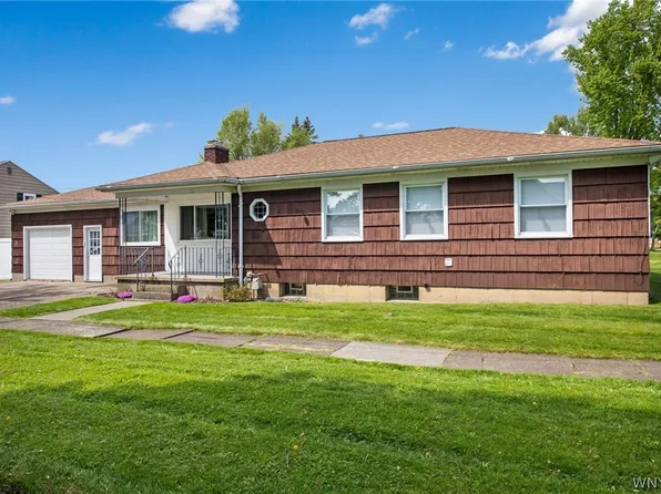 702 84th St, Niagara Falls, NY 14304