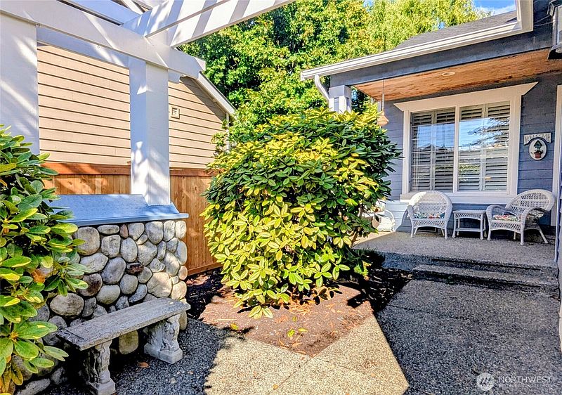 2nd image of 18431 12th Drive SE