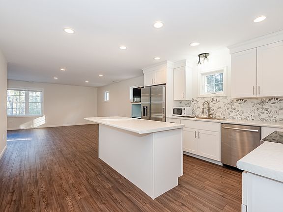 5th image of 41 Marion Way #A