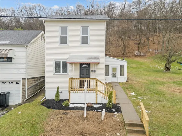 5824 Holsing St, McKeesport, PA 15135
