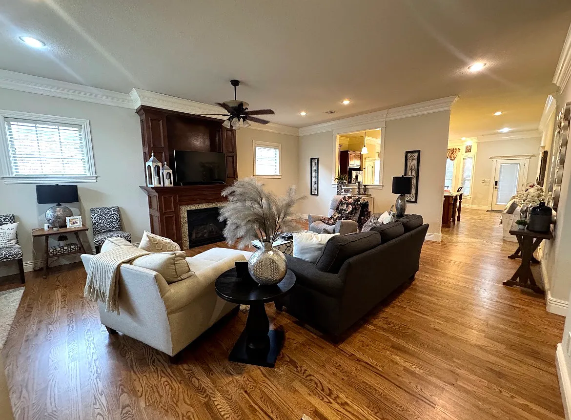 7120 Wayne Court — Photo 3