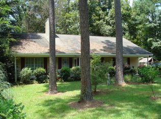 140 Whispering Pines Dr, Bainbridge, GA 39819