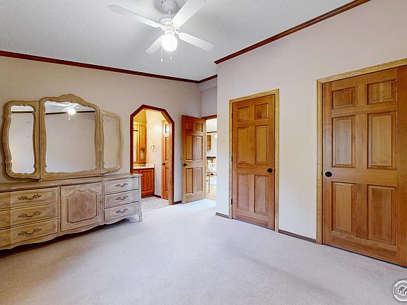 4th image of 1008 Fairway Ln