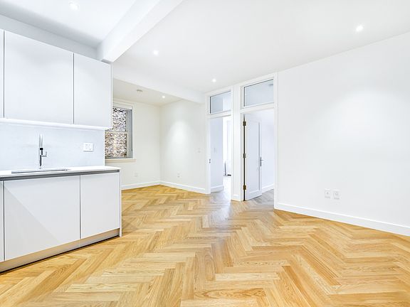 3rd image of 67 Clifton Pl APT 3R