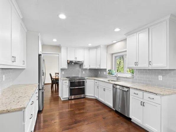 9108 Decatur Ave S, Bloomington, MN 55438