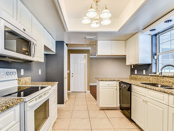 5th image of 8043 Nicklaus Dr