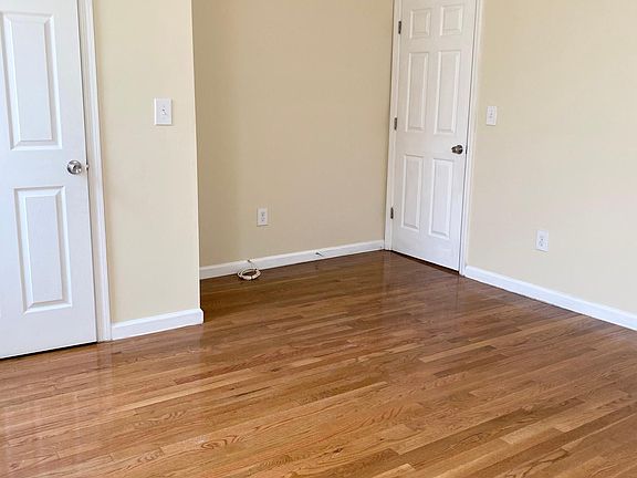 4th image of 411 Myrtle Ave #1B