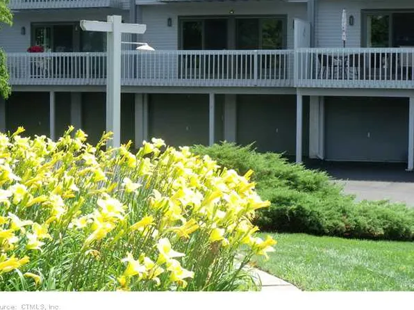 7 Whitehall Lndg, Mystic, CT 06355