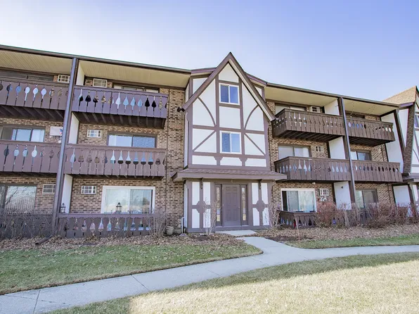 4 Crestview Ln Unit 10, Vernon Hills, IL 60061