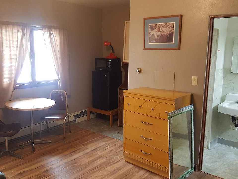 2nd image of 119 5th St NW APT 7