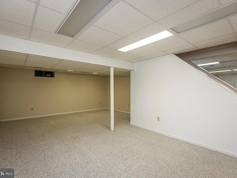 35 Nathalie Ct — Photo 18