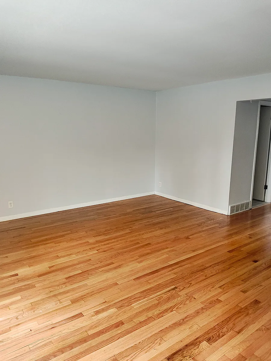 Building Photo - 8584 W Appleton Ave #P