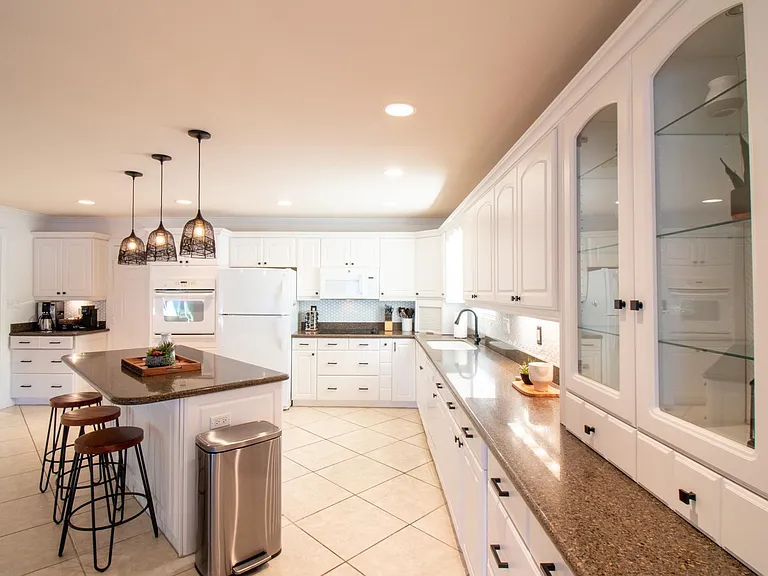 3433 E Lazy Ln — Photo 8