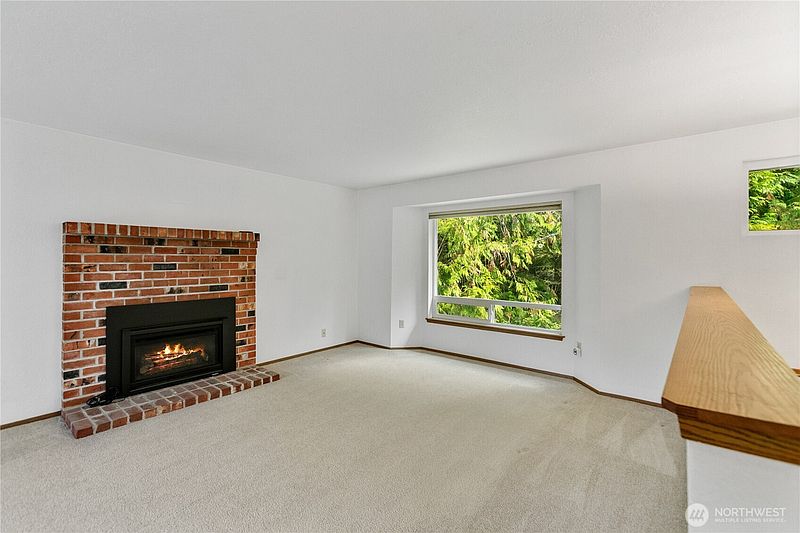 4th image of 105 Peter Hagen Road NW