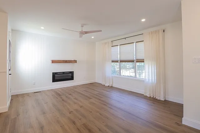 3 bed, 1268 sqft, $2,100 — Photo 3
