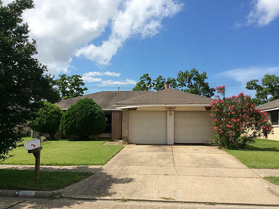 1st image of 1205 Canyon Springs Dr