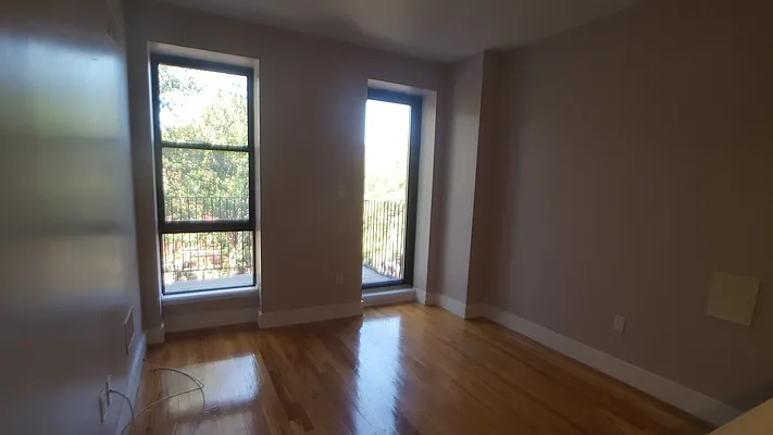 Rented by Evergreen Apartments BK | media 14