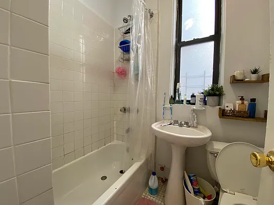 Rented by Oxford Property Group | media 10